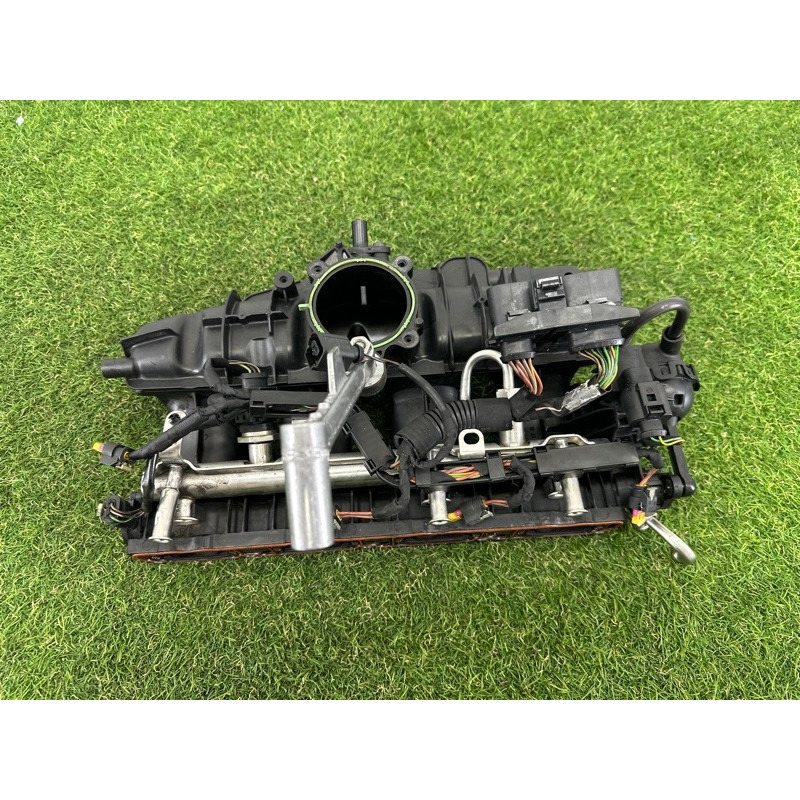 Впускний колектор (подача палива) AUDI Q5 8R 2012 2.0 CAEB 06H133201AF