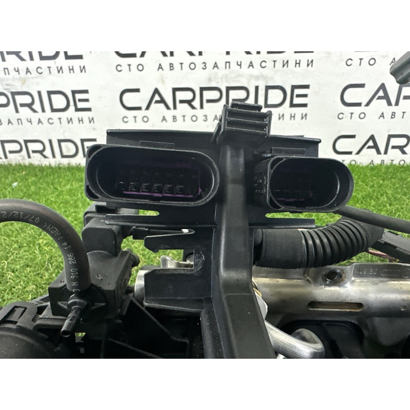 Впускний колектор (подача палива) AUDI Q5 8R 2012 2.0 CAEB 06H133201AF