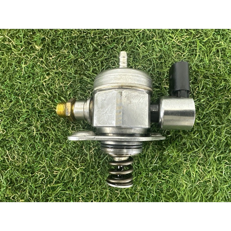 ТНВД (топливная система) AUDI A3 8V 2015 1.8 CNSB 06K127026A