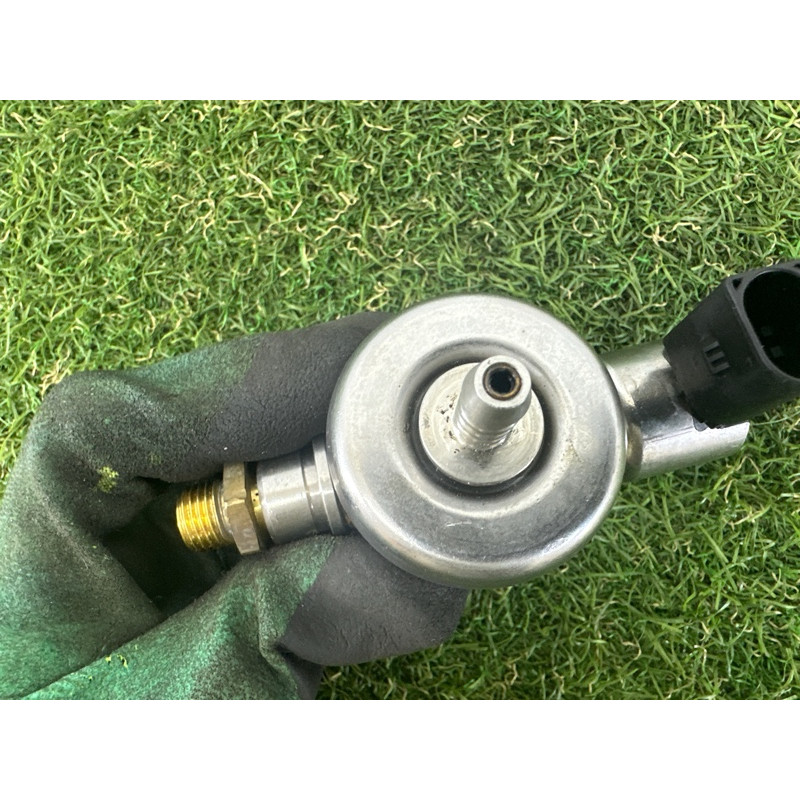 ТНВД (топливная система) AUDI A3 8V 2015 1.8 CNSB 06K127026A