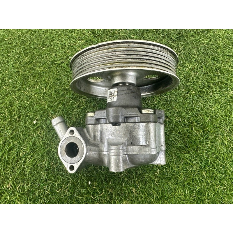 Насос гидроусилителя руля (рулевое управление) AUDI Q5 8R 2012 2.0 CAEB 8R0145153D