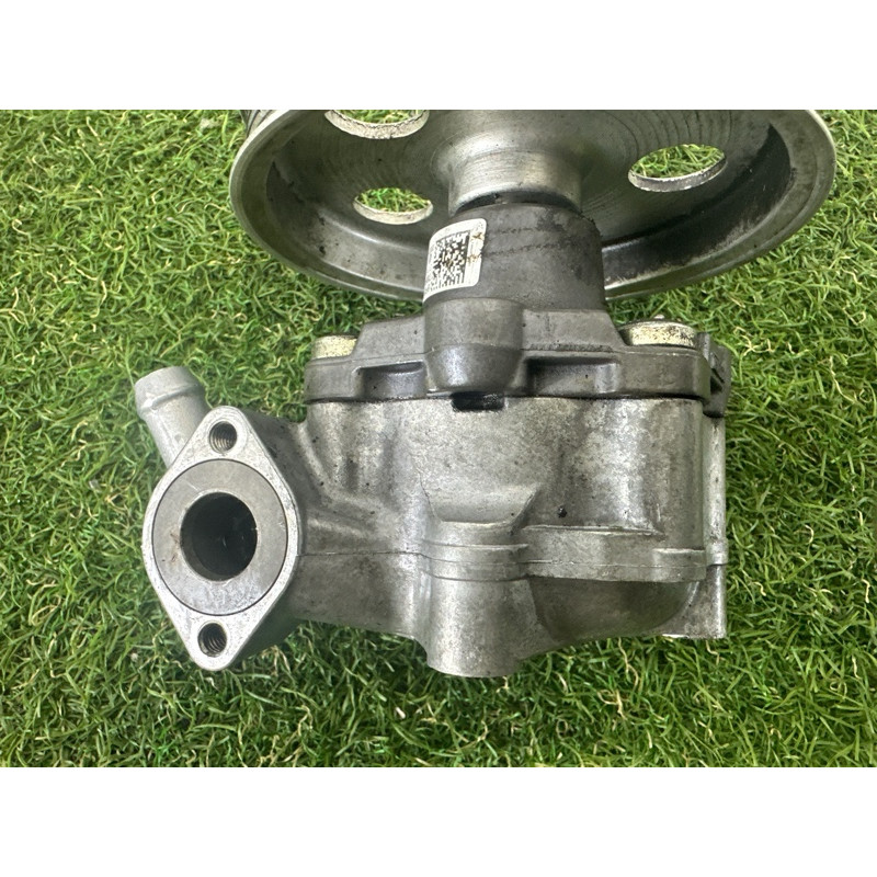 Насос гидроусилителя руля (рулевое управление) AUDI Q5 8R 2012 2.0 CAEB 8R0145153D