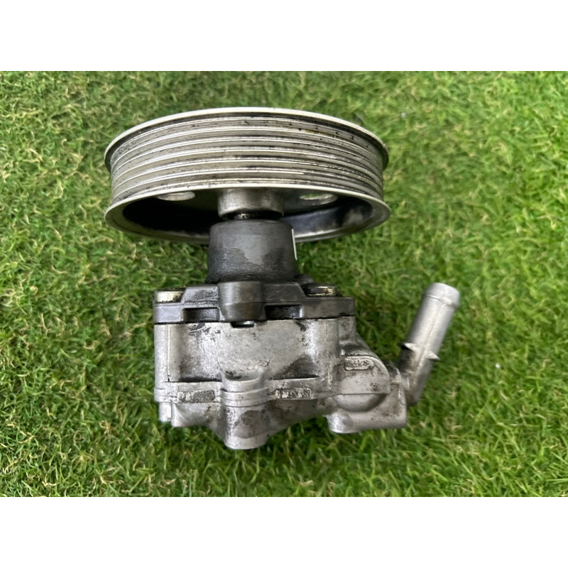 Насос гидроусилителя руля (рулевое управление) AUDI Q5 8R 2012 2.0 CAEB 8R0145153D