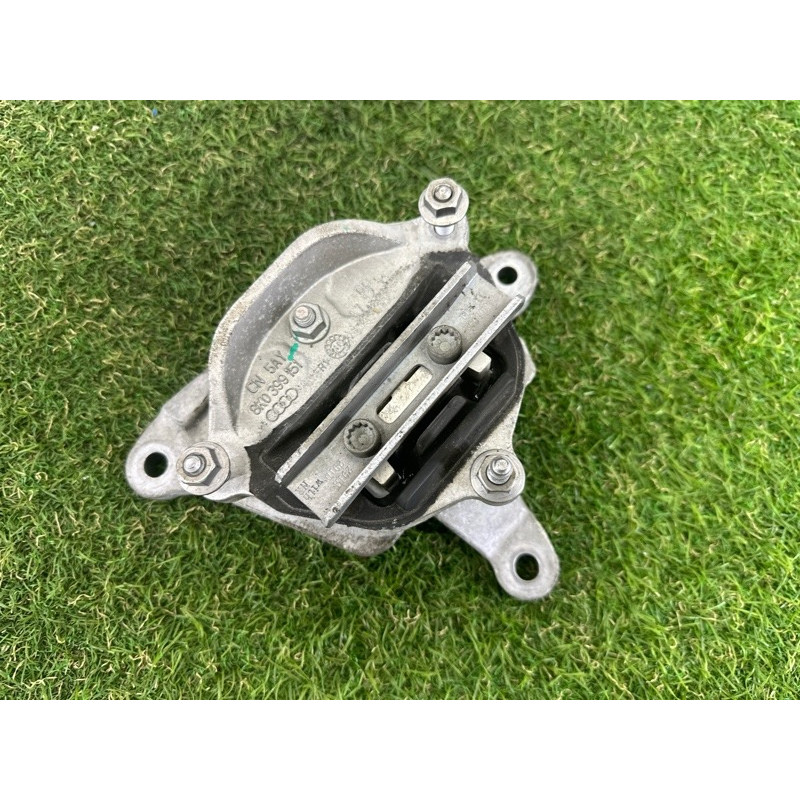 Подушка КПП (трансмиссия) AUDI Q5 8R 2012 2.0 CAEB 8K0399151DD