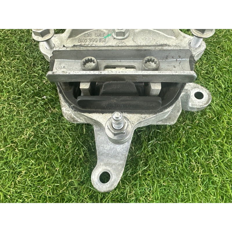 Подушка КПП (трансмиссия) AUDI Q5 8R 2012 2.0 CAEB 8K0399151DD