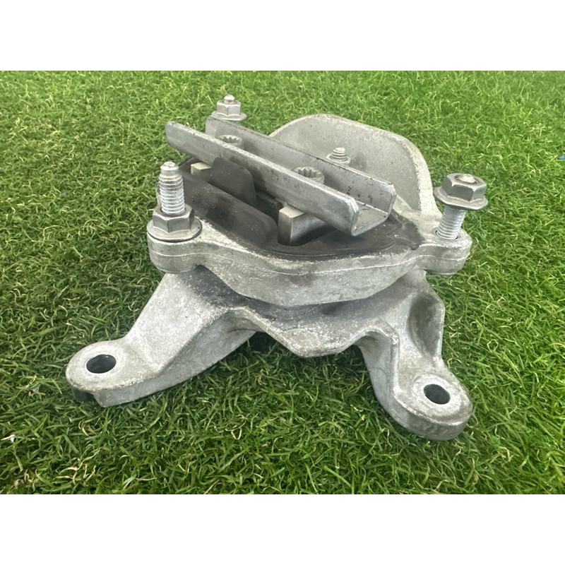 Подушка КПП (трансмиссия) AUDI Q5 8R 2012 2.0 CAEB 8K0399151DD