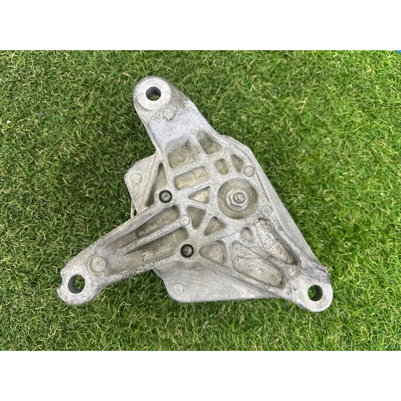 Подушка КПП (трансмиссия) AUDI Q5 8R 2012 2.0 CAEB 8K0399151DD