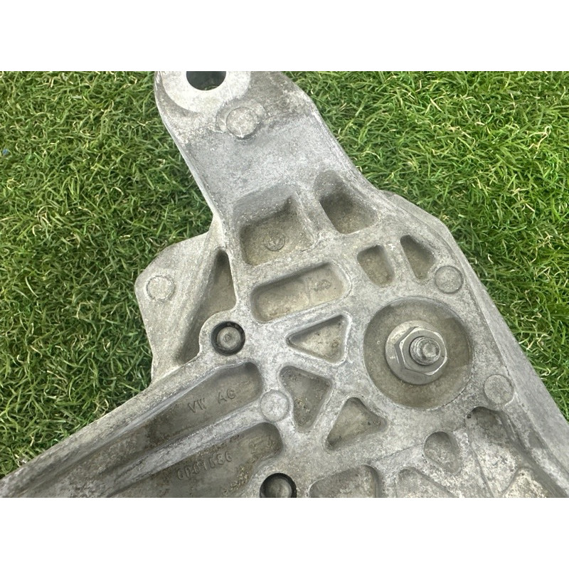 Подушка КПП (трансмиссия) AUDI Q5 8R 2012 2.0 CAEB 8K0399151DD