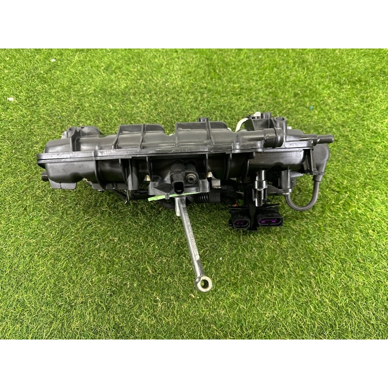 Коллектор впускной (впускная система) AUDI Q5 8R 2012 2.0 CAEB 06H133201AF