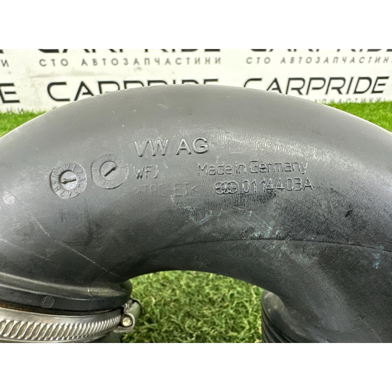 Патрубок воздушного фильтра (впускная система) AUDI Q7 4M 2017 3.0 CREC 06E129616C