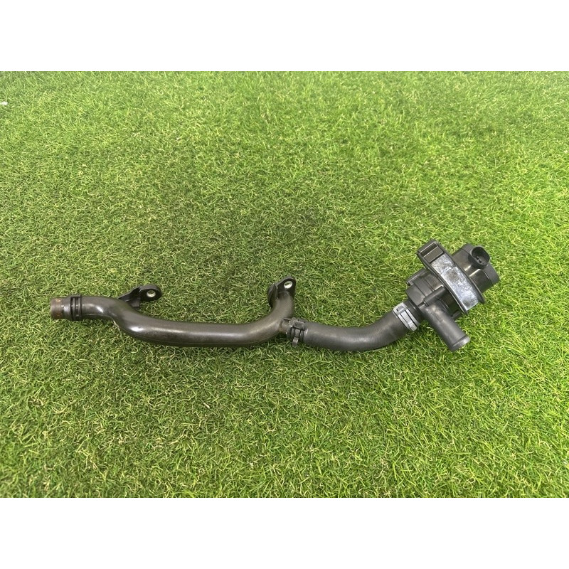 Трубка системы охлаждения (система охлаждения) AUDI Q5 8R 2012 2.0 CAEB 06H965561