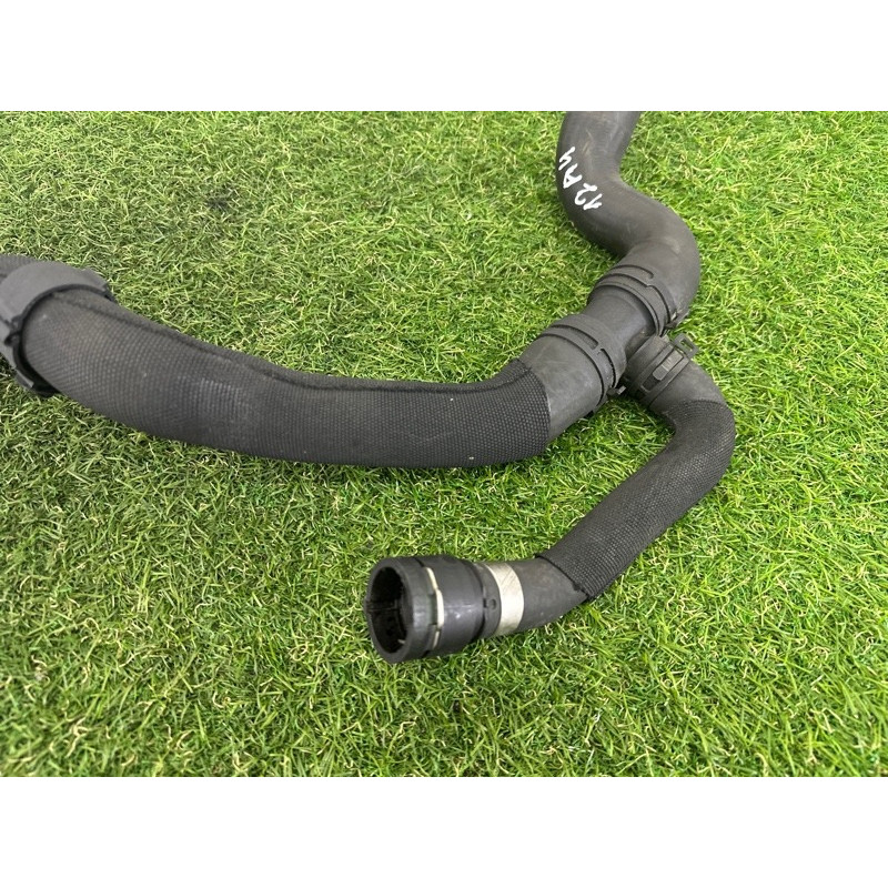 Патрубок (система охлаждения) AUDI A4 B8 2012 2.0 CAEB 8K0121055N