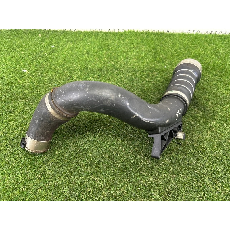 Патрубок интеркулера (двигатель и элементы) BMW X1 F48 2016 2.0 B46B20 13718616212