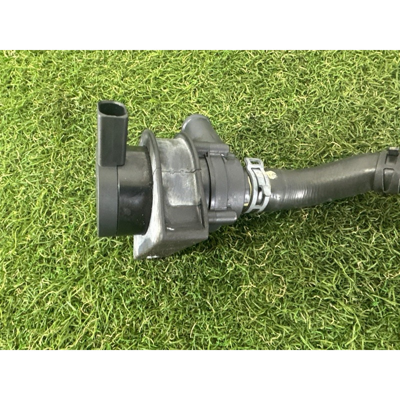 Помпа (система охлаждения) AUDI A4 B8 2012 2.0 CAEB 06H965561