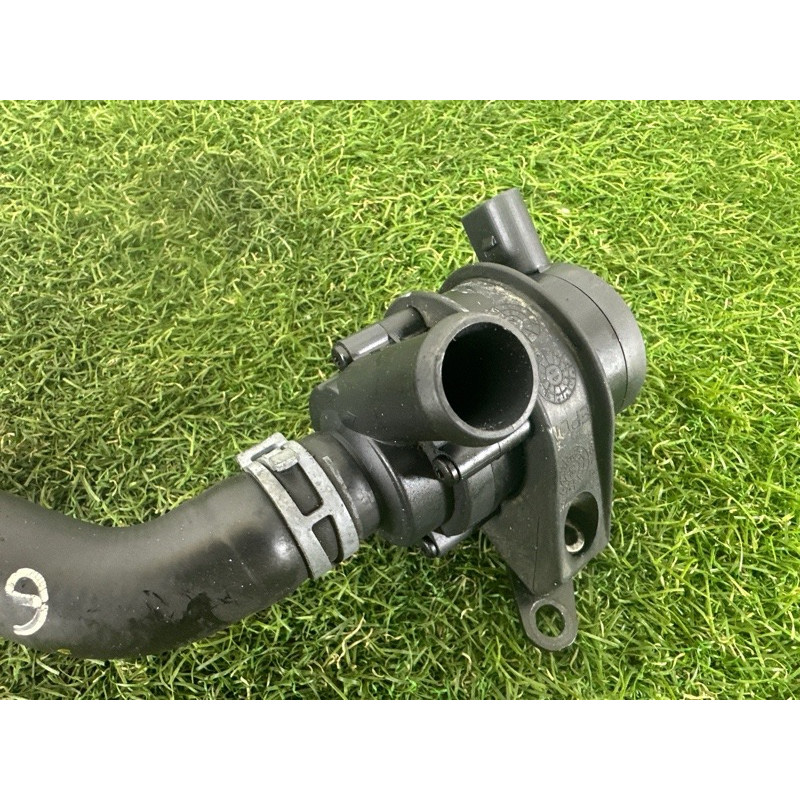 Помпа (система охлаждения) AUDI Q5 8R 2012 2.0 CAEB 06H965561