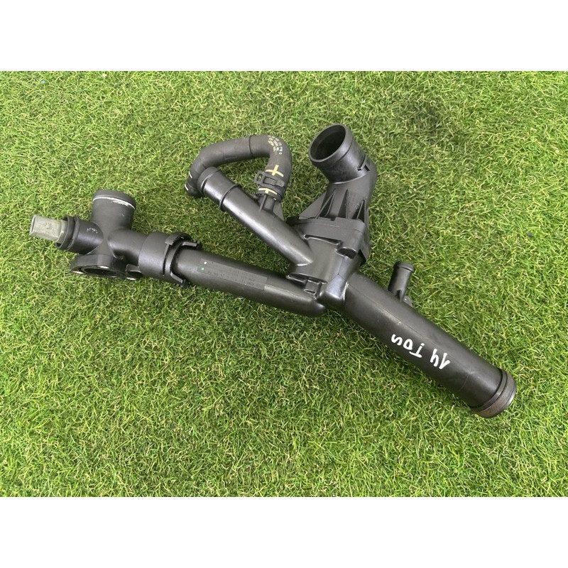 Корпус термостата (система охлаждения) Volkswagen Touareg NF 2015 3.6 CGRA 03H121117B