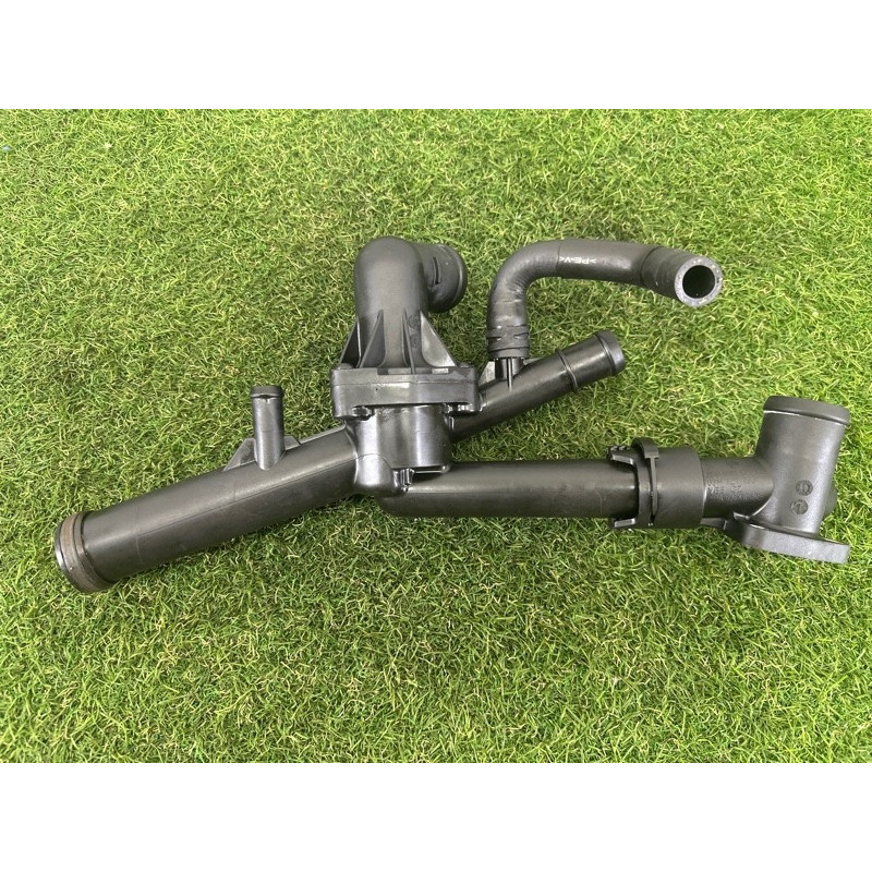 Корпус термостата (система охлаждения) Volkswagen Touareg NF 2015 3.6 CGRA 03H121117B