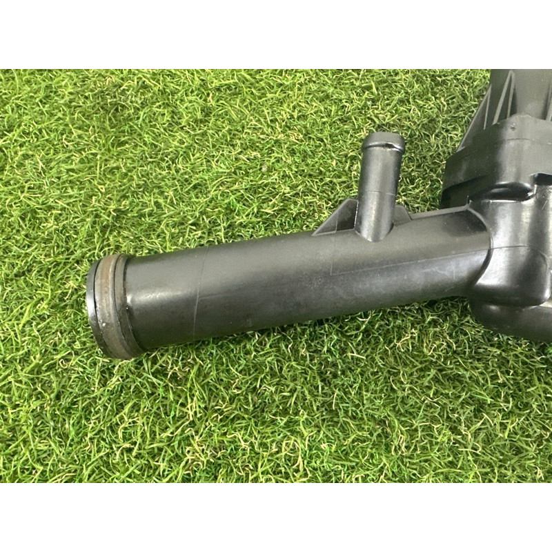 Корпус термостата (система охлаждения) Volkswagen Touareg NF 2015 3.6 CGRA 03H121117B