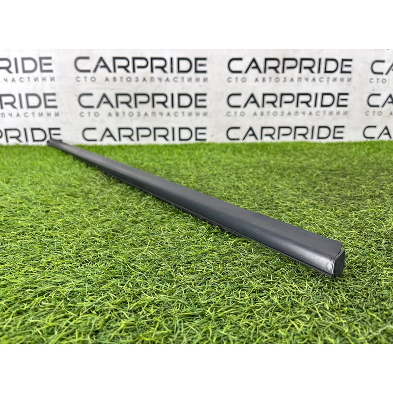 Молдинг стекла (кузов и элементы) KIA Sorento UM 2013 2.4 832202P000