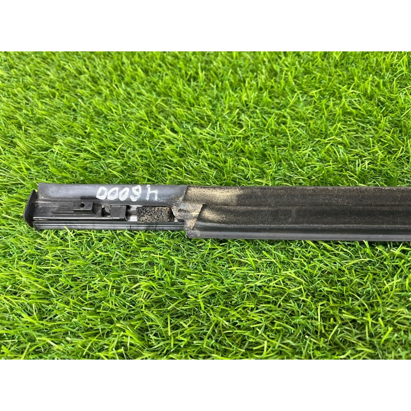 Молдинг стекла (кузов и элементы) KIA Sorento UM 2013 2.4 832202P000