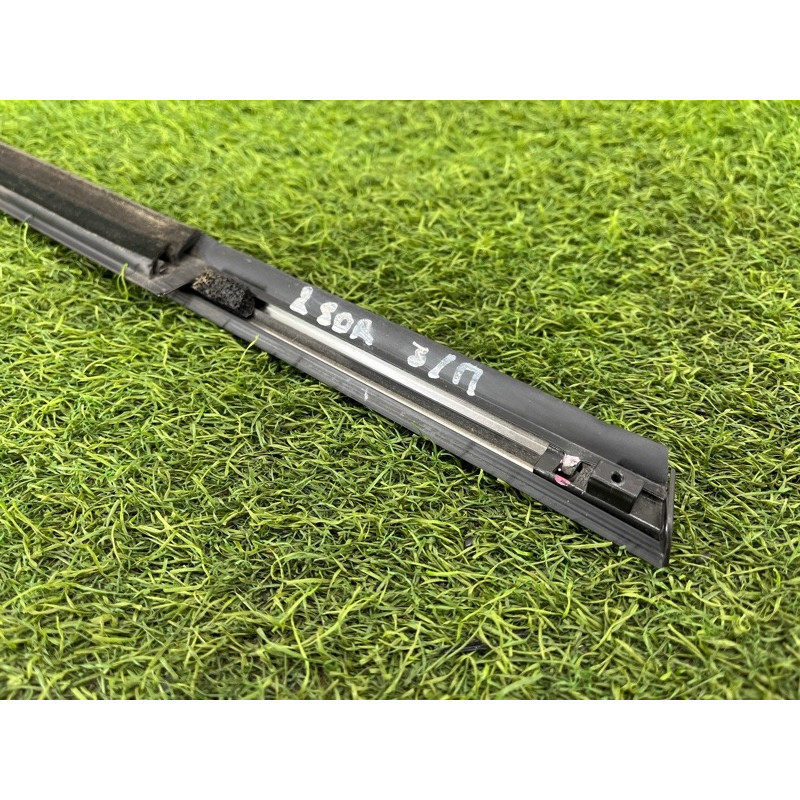 Молдинг стекла (кузов и элементы) KIA Sorento UM 2013 2.4 832202P000