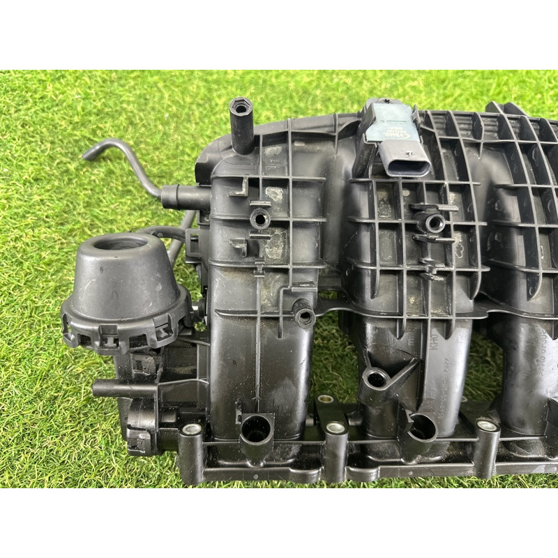 Коллектор впускной (впускная система) AUDI A3 8V 2015 1.8 CNSB 06L133201AA