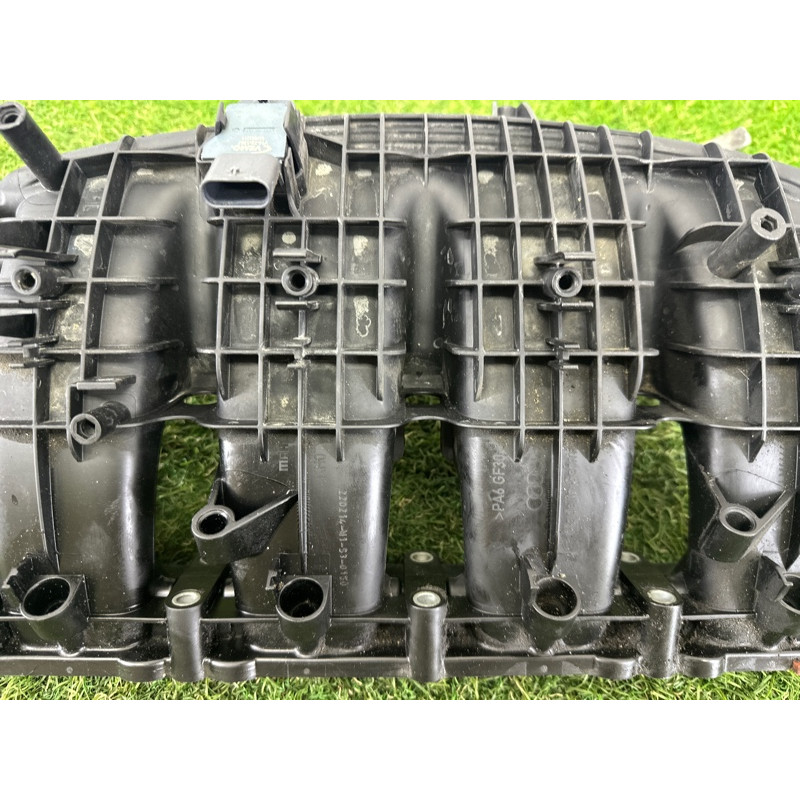 Коллектор впускной (впускная система) AUDI A3 8V 2015 1.8 CNSB 06L133201AA