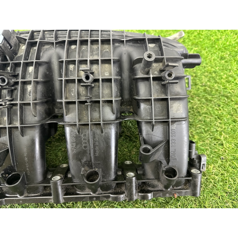 Коллектор впускной (впускная система) AUDI A3 8V 2015 1.8 CNSB 06L133201AA