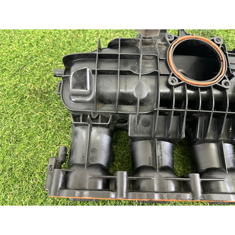 Коллектор впускной (впускная система) AUDI A3 8V 2015 1.8 CNSB 06L133201AA