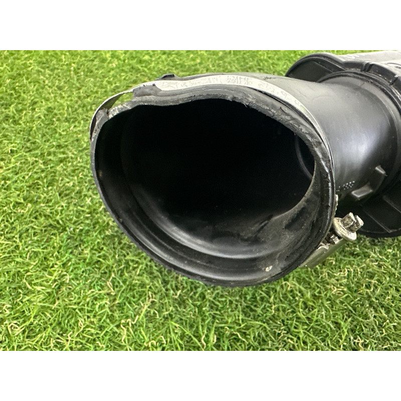 Патрубок воздушного фильтра (впускная система) BMW 5-series F10 2015 2.0 N20 13717612094