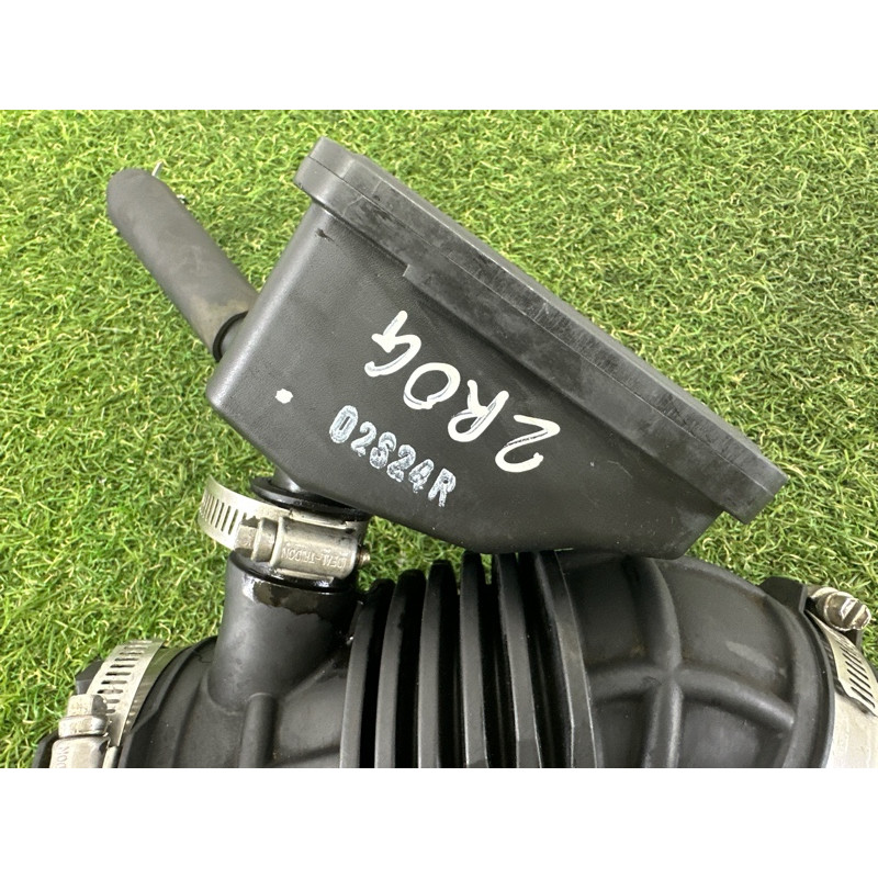 Патрубок воздушного фильтра (впускная система) Nissan Rogue T33 2021 2.5 PR25DD 165766RA0A