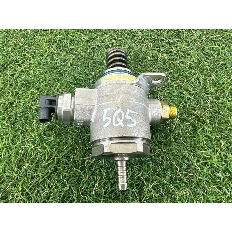 ТНВД (топливная система) AUDI Q5 8R 2012 2.0 CAEB 06J127025G