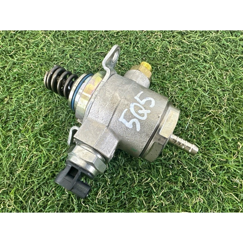 ТНВД (топливная система) AUDI Q5 8R 2012 2.0 CAEB 06J127025G