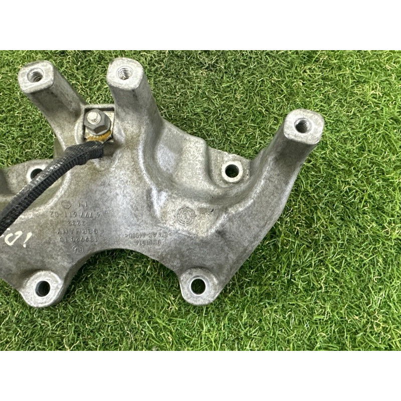 Кронштейн КПП (трансмиссия) BMW 7-series F01 2011 3.0 N54 22326777611