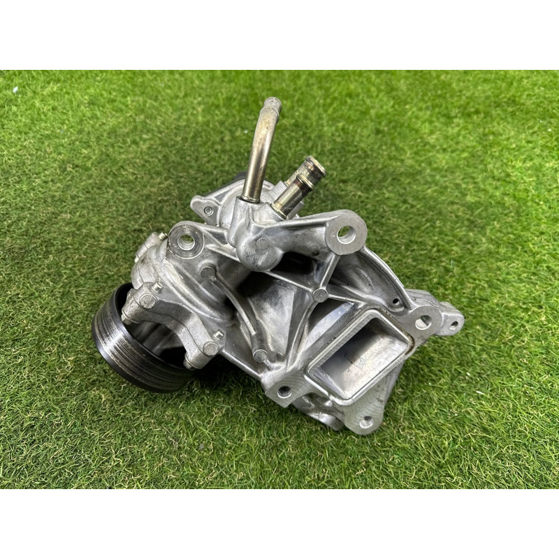 Помпа (система охлаждения) Nissan Rogue T33 2021 2.5 PR25DD 210136RA0A