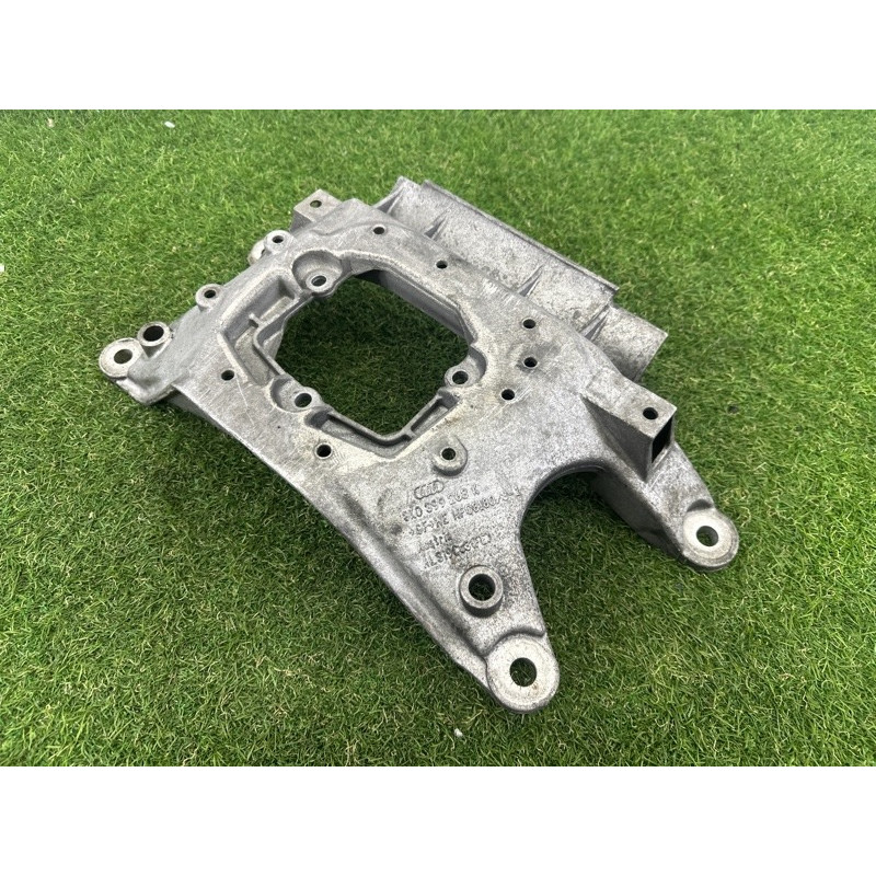 Кронштейн КПП (трансмиссия) AUDI A4 B8 2012 2.0 CAEB 8K0399263K