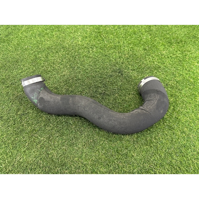 Патрубок интеркулера (двигатель и элементы) AUDI Q5 8R 2012 2.0 CAEB 8R0145738R