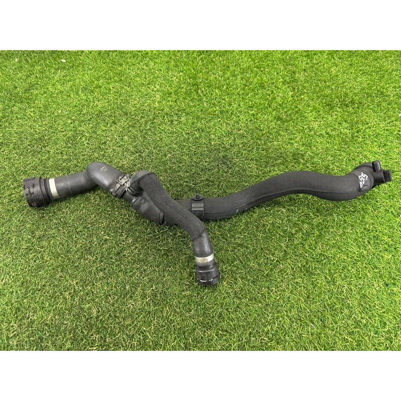 Патрубок (система охлаждения) AUDI Q5 8R 2012 2.0 CAEB 8R0121055D