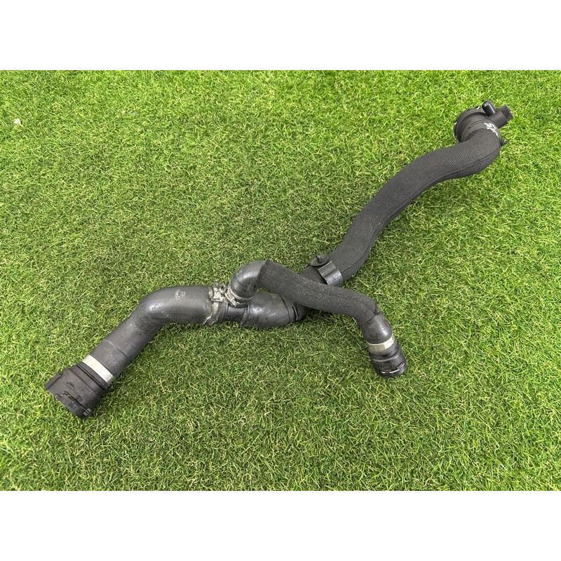 Патрубок (система охлаждения) AUDI Q5 8R 2012 2.0 CAEB 8R0121055D