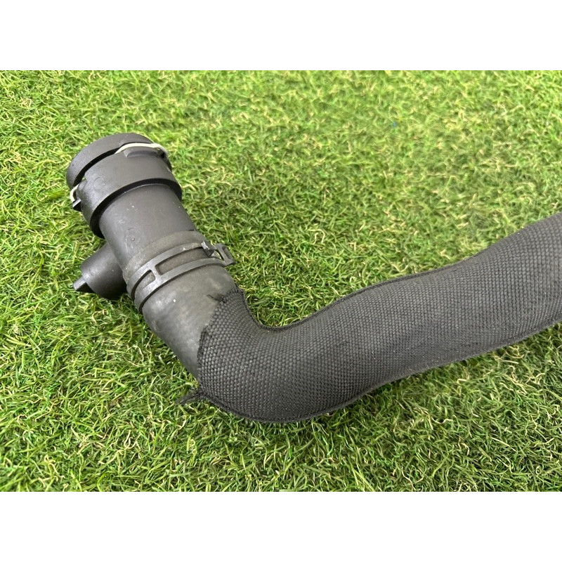 Патрубок (система охлаждения) AUDI Q5 8R 2012 2.0 CAEB 8R0121055D