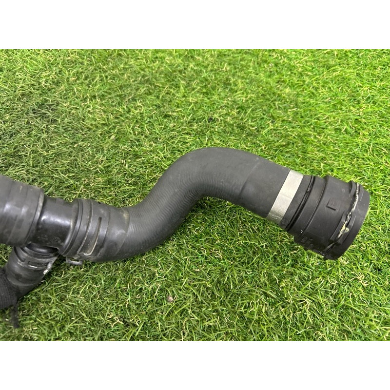 Патрубок (система охлаждения) AUDI Q5 8R 2012 2.0 CAEB 8R0121055D