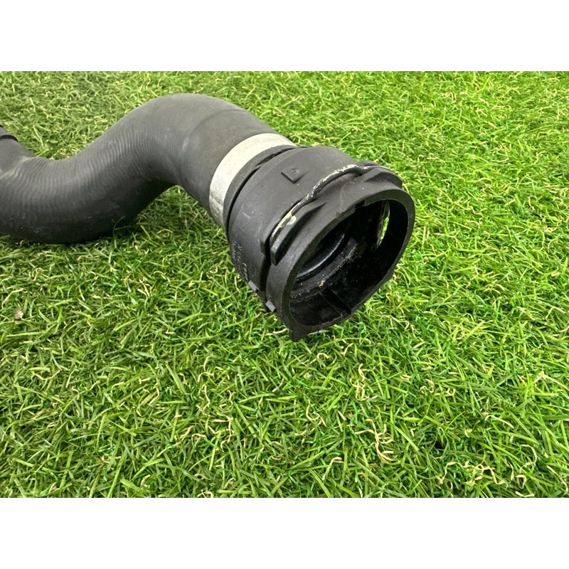 Патрубок (система охлаждения) AUDI Q5 8R 2012 2.0 CAEB 8R0121055D