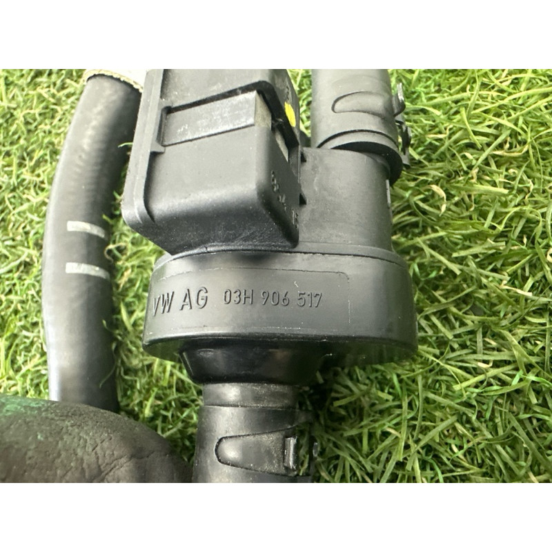 Клапан вентиляции топливного бака (топливная система) Volkswagen Touareg NF 2015 3.6 CGRA 7P6133352C