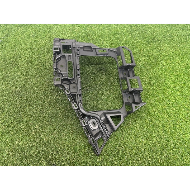 Крепление бампера (кузов и элементы) Volkswagen Touareg NF 2015 3.6 CGRA 7P6807375C
