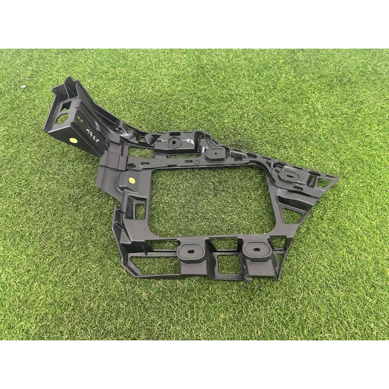 Крепление бампера (кузов и элементы) Volkswagen Touareg NF 2015 3.6 CGRA 7P6807375C