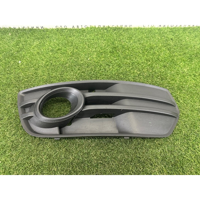Накладка противотуманной фары (кузов и элементы) AUDI Q5 8R 2012 2.0 CAEB 8R0807682A01C