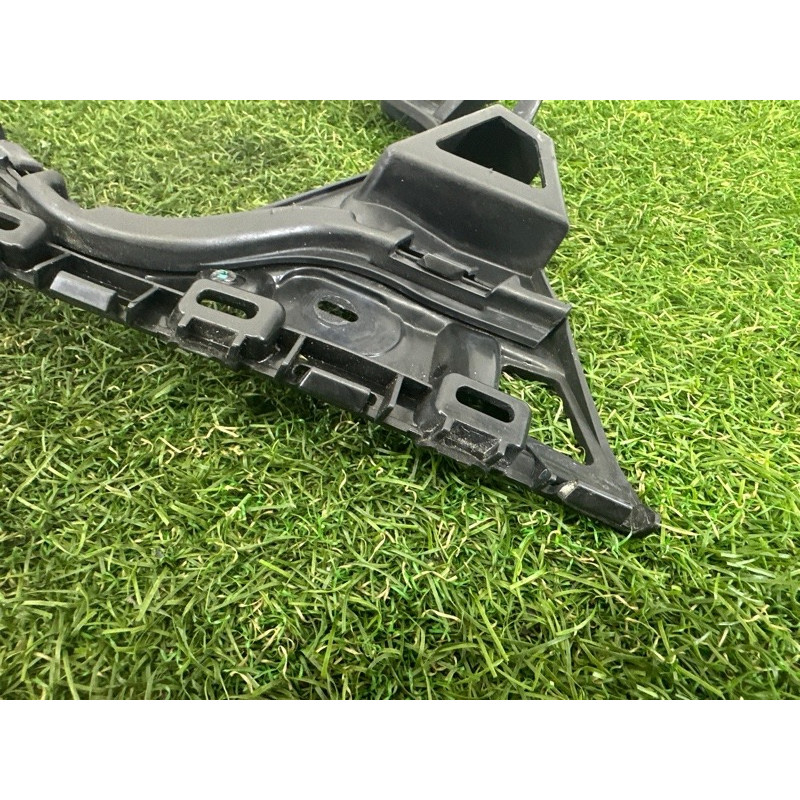 Крепление бампера (кузов и элементы) Volkswagen Touareg NF 2015 3.6 CGRA 7P6807375C