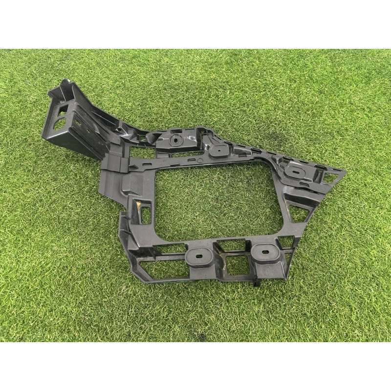 Крепление бампера (кузов и элементы) Volkswagen Touareg NF 2015 3.6 CGRA 7P6807375C