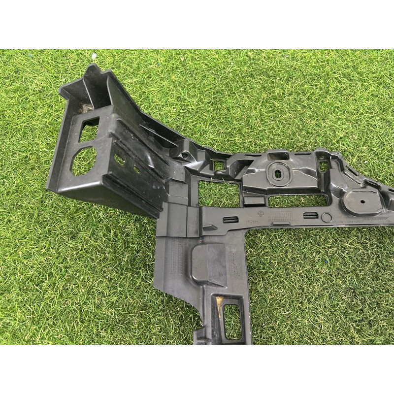 Крепление бампера (кузов и элементы) Volkswagen Touareg NF 2015 3.6 CGRA 7P6807375C