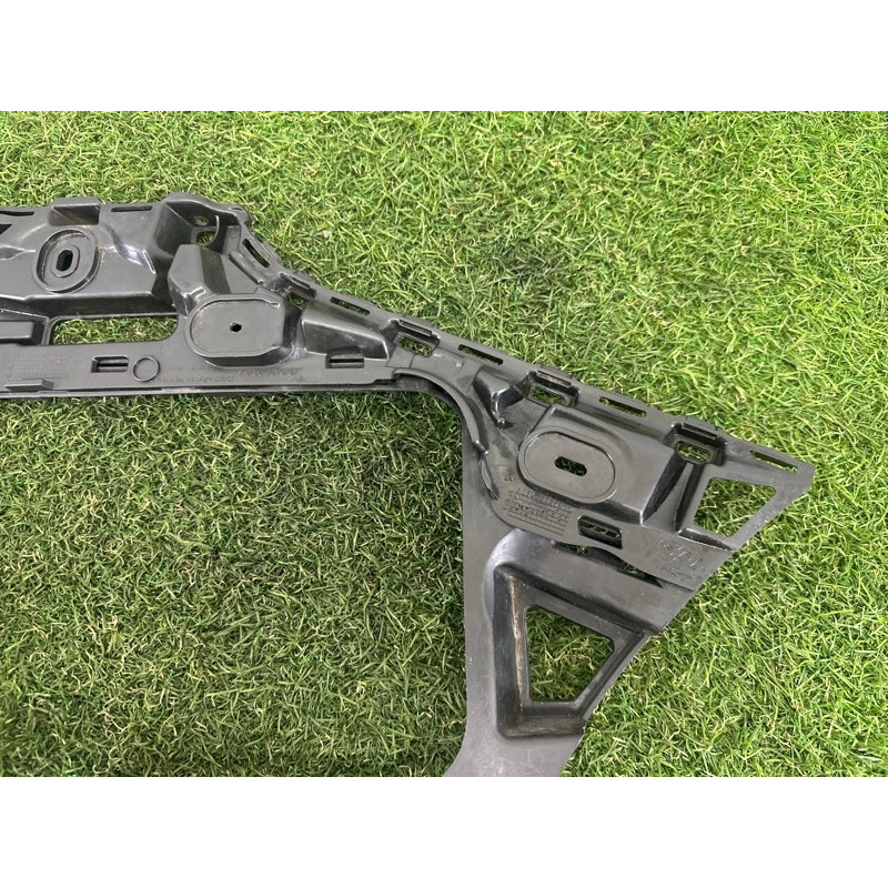Крепление бампера (кузов и элементы) Volkswagen Touareg NF 2015 3.6 CGRA 7P6807375C